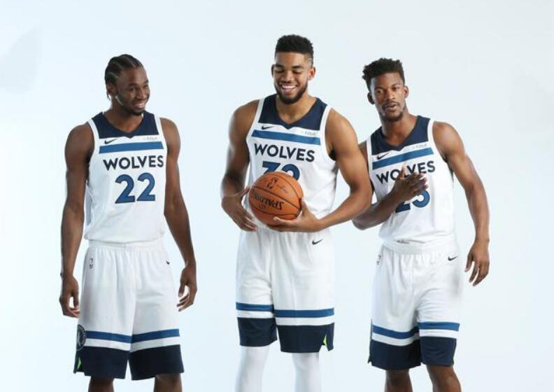 环足奖年度最佳女足球员候选：邦马蒂、普特利亚斯、凯莉在列