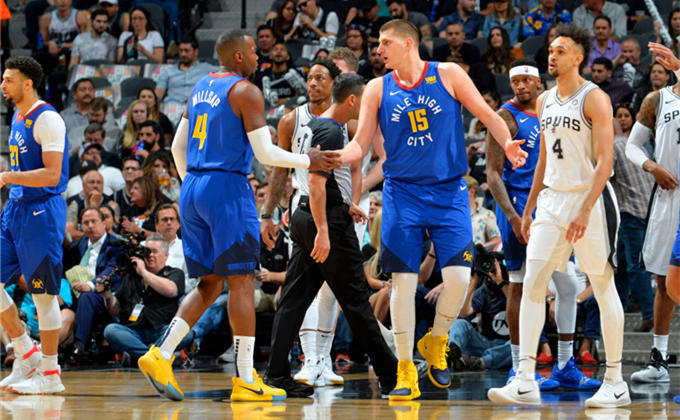 库里30岁后仍保持高水平：这数据超乔丹成历史第一+近8战场均30分