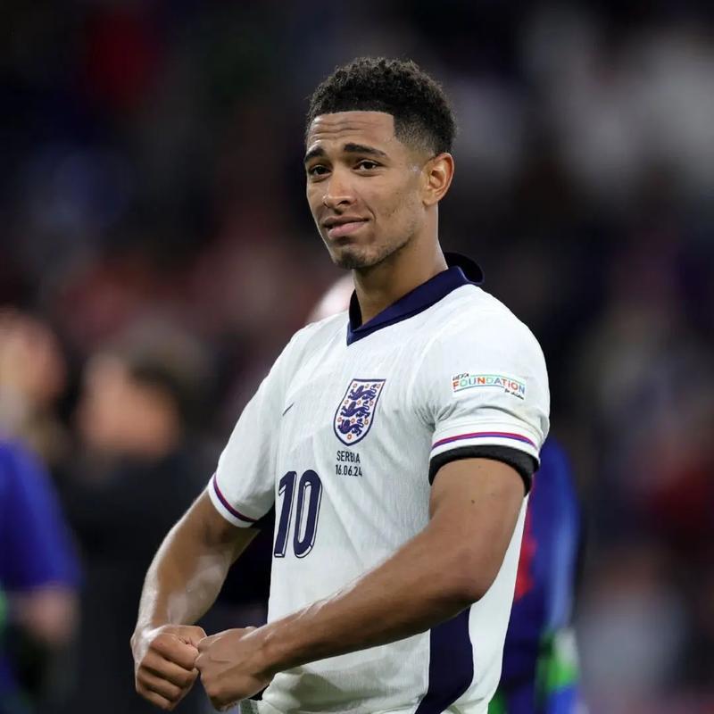 妻子祝贺塞鸟：无比骄傲，你就像一道光照亮了我们全家的生活