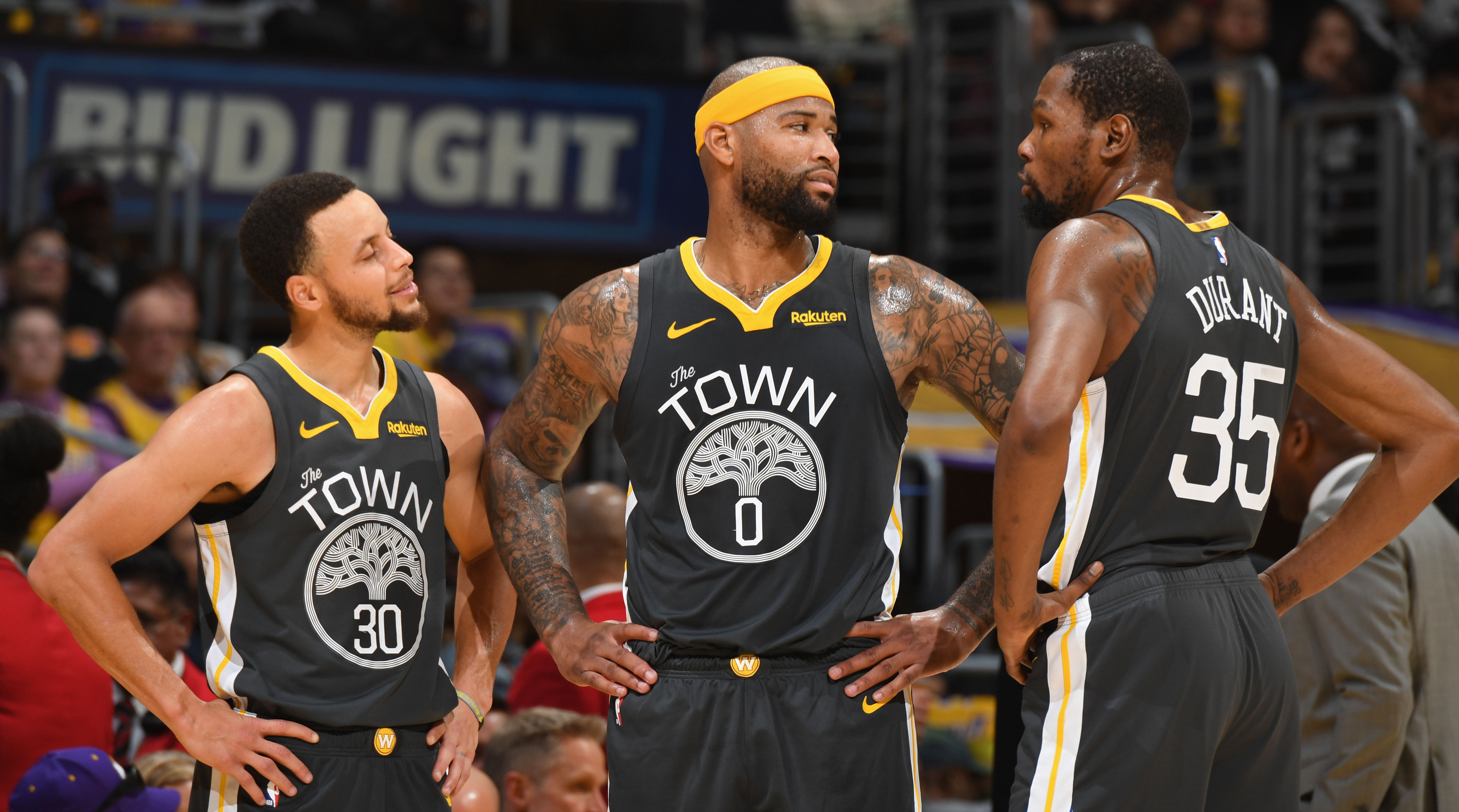 详解棒球规则中的“故意漏接”陷阱及守备方的战术逻辑