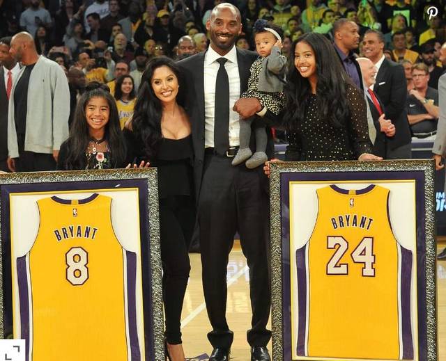 换阵收奇效 曼联主场胜喜鹊